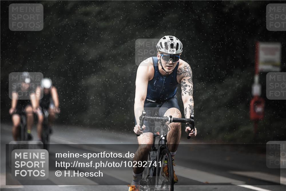 13.09.2026 - Stadtparktriathlon H.Heesch http://msf.ph/oto/10292741 13.09.2026 11:38:11 Radfahren 839, 871, 877, 882, 946 meine-sportfotos.de