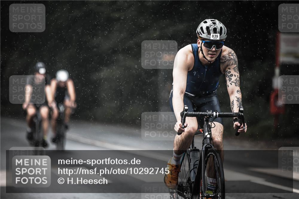 13.09.2026 - Stadtparktriathlon H.Heesch http://msf.ph/oto/10292745 13.09.2026 11:38:11 Radfahren 839, 871, 877, 882, 946 meine-sportfotos.de