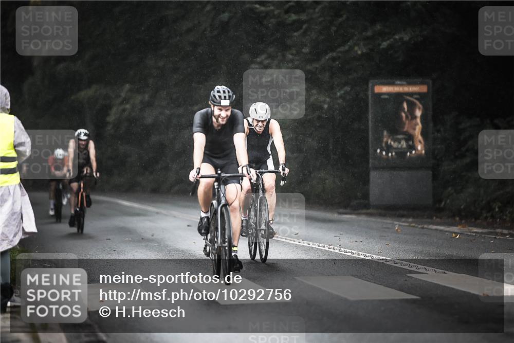 13.09.2026 - Stadtparktriathlon H.Heesch http://msf.ph/oto/10292756 13.09.2026 11:38:12 Radfahren 839, 871, 877, 882, 946 meine-sportfotos.de
