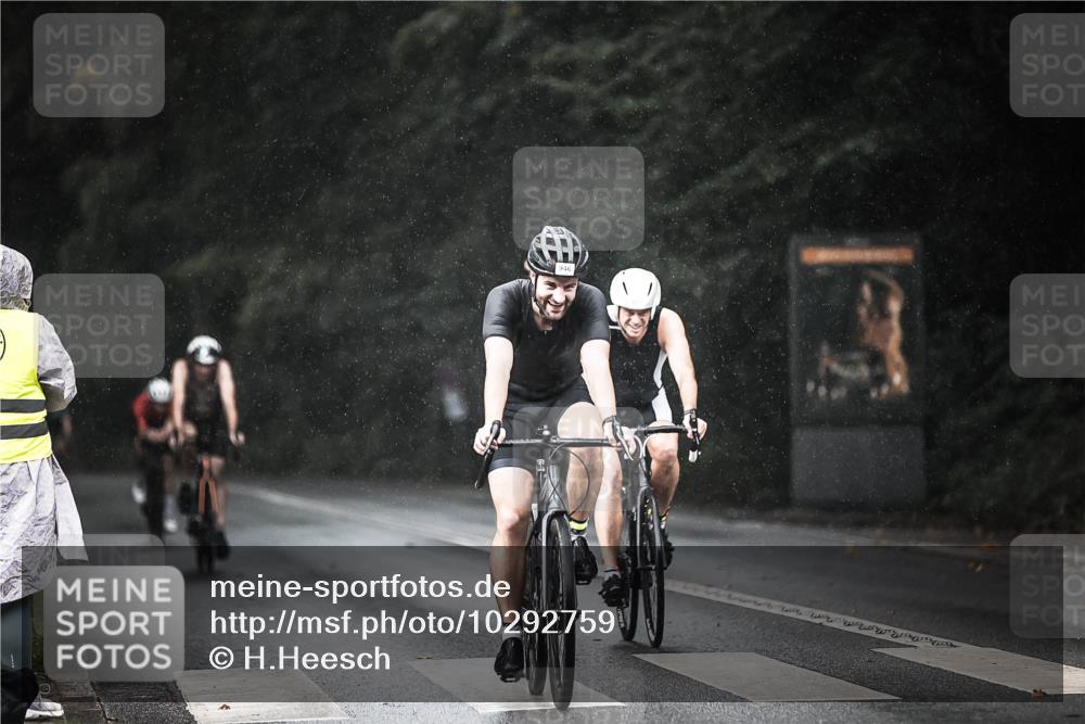 13.09.2026 - Stadtparktriathlon H.Heesch http://msf.ph/oto/10292759 13.09.2026 11:38:12 Radfahren 839, 871, 877, 882, 946 meine-sportfotos.de