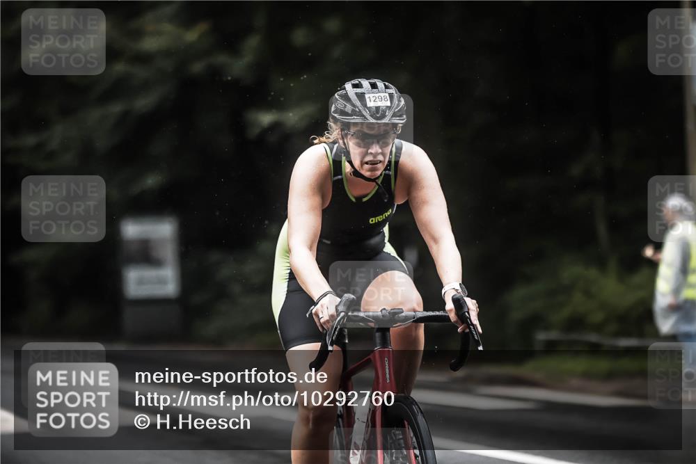 13.09.2026 - Stadtparktriathlon H.Heesch http://msf.ph/oto/10292760 13.09.2026 12:45:33 Radfahren 1137, 1226, 1298 meine-sportfotos.de