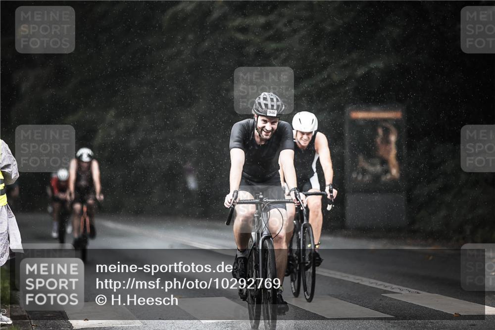 13.09.2026 - Stadtparktriathlon H.Heesch http://msf.ph/oto/10292769 13.09.2026 11:38:12 Radfahren 839, 871, 877, 882, 946 meine-sportfotos.de