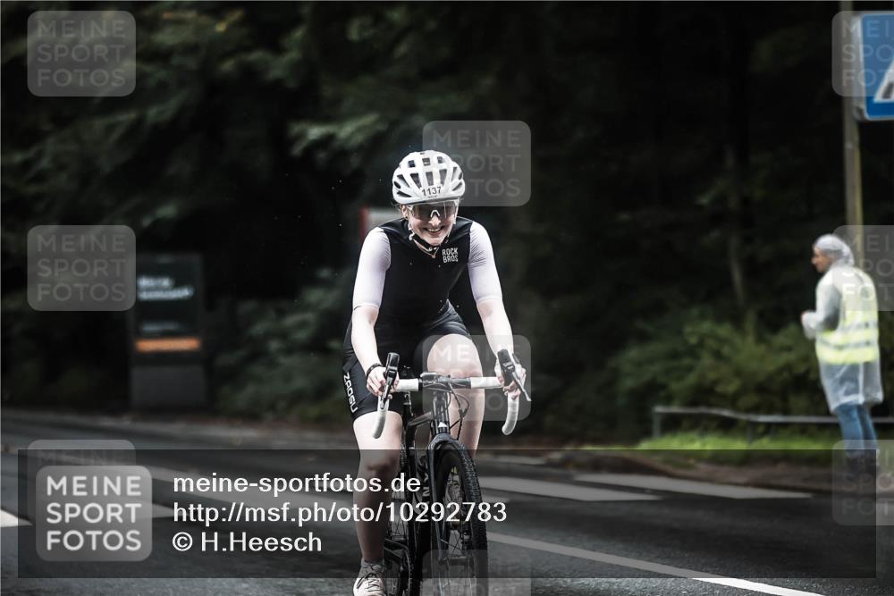 13.09.2026 - Stadtparktriathlon H.Heesch http://msf.ph/oto/10292783 13.09.2026 12:45:40 Radfahren 1137, 1138, 1194, 1254 meine-sportfotos.de