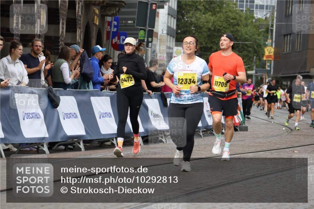 13.09.2026 - 21. swb-Marathon Bremen Strokosch-Dieckow http://msf.ph/oto/10292813 13.09.2026 11:17:34 Ziel 10335, 10773, 10779, 11355, 11495, 11672, 12101, 10756, 11367, 11932, 12226, 12292 meine-sportfotos.de