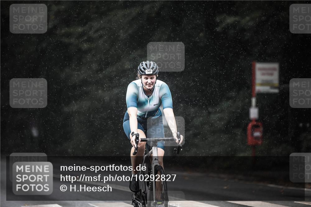 13.09.2026 - Stadtparktriathlon H.Heesch http://msf.ph/oto/10292827 13.09.2026 11:38:21 Radfahren 589, 745, 874, 877, 882, 895 meine-sportfotos.de