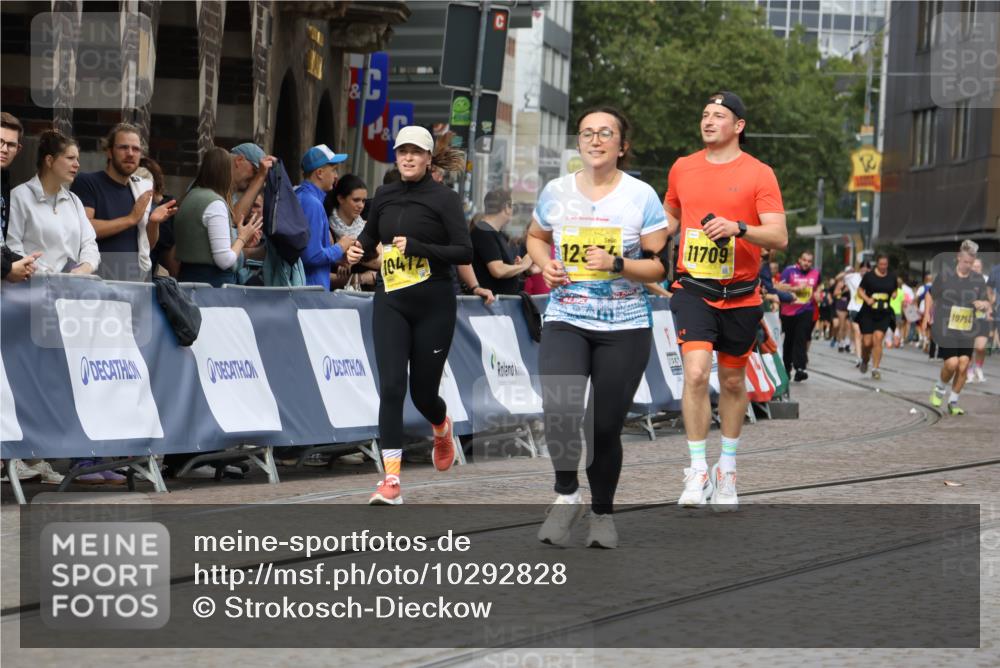 13.09.2026 - 21. swb-Marathon Bremen Strokosch-Dieckow http://msf.ph/oto/10292828 13.09.2026 11:17:35 Ziel 10335, 10773, 10779, 11355, 11495, 11672, 12101, 10756, 11367, 11932, 12226, 12292 meine-sportfotos.de