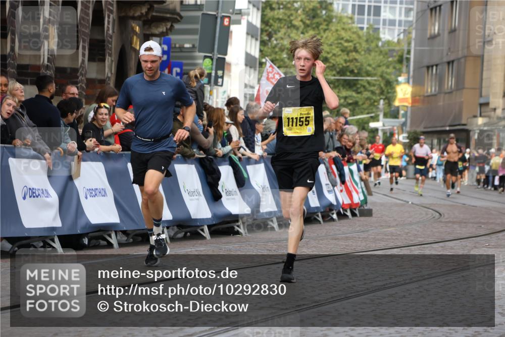 13.09.2026 - 21. swb-Marathon Bremen Strokosch-Dieckow http://msf.ph/oto/10292830 13.09.2026 10:46:44 Ziel 10228, 10897, 11110, 11287, 11356, 11706, 11926, 12035, 13511, 10289, 10445, 10504, 11199, 11212, 11608, 11661, 11783, 12364, 12375 meine-sportfotos.de