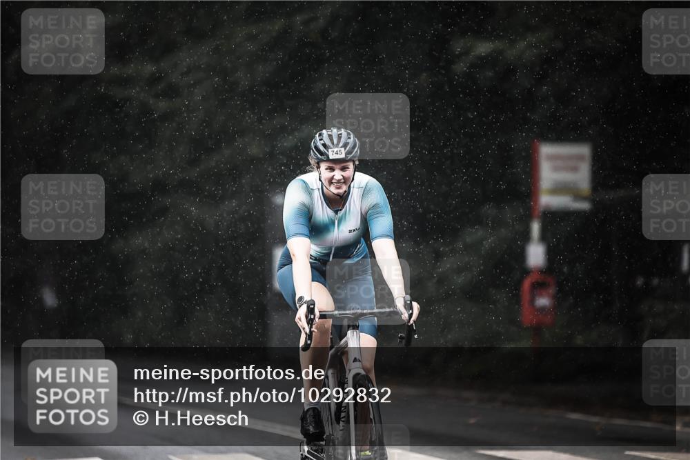13.09.2026 - Stadtparktriathlon H.Heesch http://msf.ph/oto/10292832 13.09.2026 11:38:22 Radfahren 589, 745, 874, 895 meine-sportfotos.de