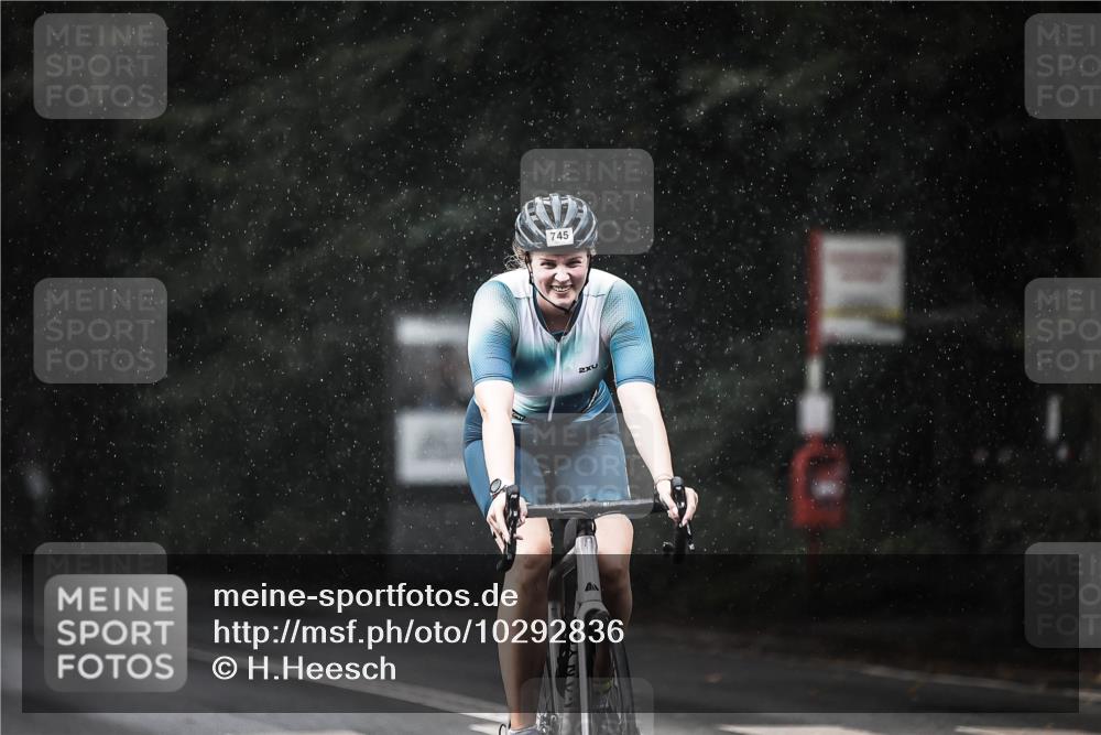 13.09.2026 - Stadtparktriathlon H.Heesch http://msf.ph/oto/10292836 13.09.2026 11:38:22 Radfahren 589, 745, 874, 895 meine-sportfotos.de