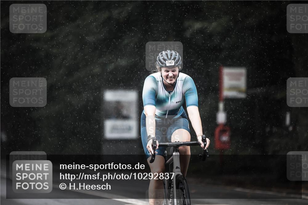 13.09.2026 - Stadtparktriathlon H.Heesch http://msf.ph/oto/10292837 13.09.2026 11:38:22 Radfahren 589, 745, 874, 895 meine-sportfotos.de