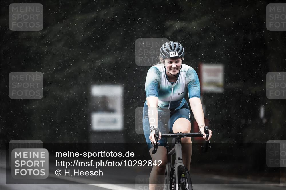 13.09.2026 - Stadtparktriathlon H.Heesch http://msf.ph/oto/10292842 13.09.2026 11:38:22 Radfahren 589, 745, 874, 895 meine-sportfotos.de