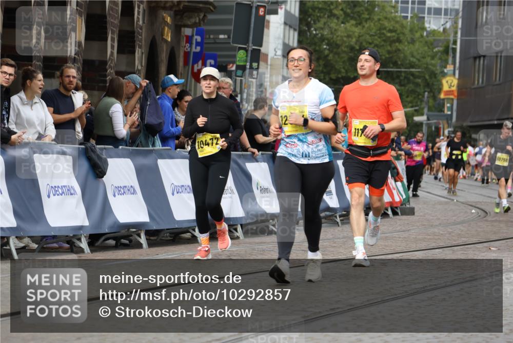 13.09.2026 - 21. swb-Marathon Bremen Strokosch-Dieckow http://msf.ph/oto/10292857 13.09.2026 11:17:35 Ziel 10335, 10773, 10779, 11355, 11495, 11672, 12101, 10756, 11367, 11932, 12226, 12292 meine-sportfotos.de