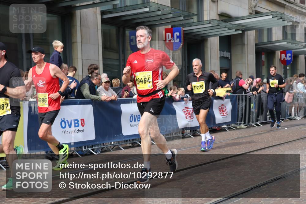 13.09.2026 - 21. swb-Marathon Bremen Strokosch-Dieckow http://msf.ph/oto/10292877 13.09.2026 10:45:41 Ziel 10436, 10447, 10992, 11015, 11279, 11762, 11925, 11956, 12033, 12069, 12556, 12557, 13529, 13612, 13640, 10318, 10352, 10464, 10536, 10541, 10583, 10987, 11063, 11088, 11209, 11232, 11279, 11478, 11559, 11749, 11835, 11845, 12087, 12290, 12355, 12475, 12534, 13532, 13595, 13628 meine-sportfotos.de