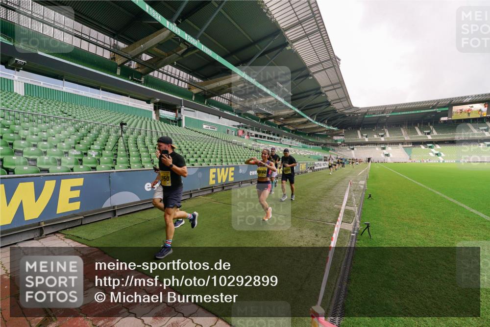 13.09.2026 - 21. swb-Marathon Bremen Michael Burmester http://msf.ph/oto/10292899 13.09.2026 10:30:02 Laufen im Stadion 10162, 10170, 10174, 10183, 10193, 10200, 10218, 10233, 10253, 10267, 10281, 10304, 10334, 10339, 10348, 10359, 10381, 10392, 10421, 10426, 10452, 10467, 10515, 10525, 10537, 10585, 10588, 10641, 10652, 10714, 10734, 10739, 10761, 10763, 10764, 10765, 10780, 10808, 10825, 10827, 10835, 10837, 10840, 10862, 10863, 10876, 10884, 10886, 10887, 10906, 10910, 10923, 10966, 10984, 11002, 11005, 11007, 11018, 11035, 11038, 11109 meine-sportfotos.de