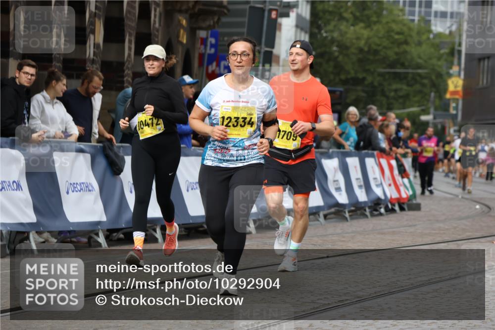 13.09.2026 - 21. swb-Marathon Bremen Strokosch-Dieckow http://msf.ph/oto/10292904 13.09.2026 11:17:36 Ziel 10335, 10773, 10779, 11355, 11495, 11672, 12101, 10756, 11367, 11932, 12226, 12292, 12321 meine-sportfotos.de