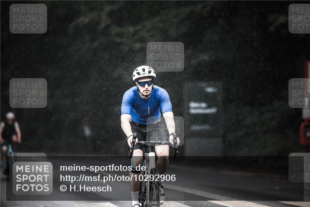 13.09.2026 - Stadtparktriathlon H.Heesch http://msf.ph/oto/10292906 13.09.2026 11:38:29 Radfahren 589, 866, 874, 933, 945 meine-sportfotos.de