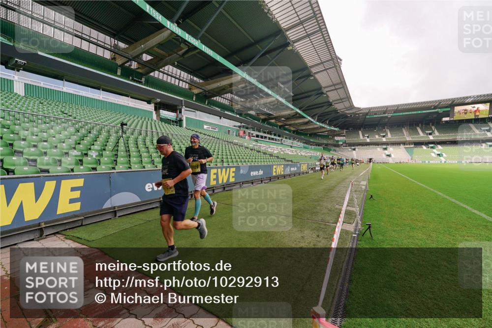 13.09.2026 - 21. swb-Marathon Bremen Michael Burmester http://msf.ph/oto/10292913 13.09.2026 10:30:04 Laufen im Stadion 10162, 10170, 10174, 10183, 10193, 10200, 10218, 10233, 10253, 10267, 10281, 10304, 10334, 10339, 10348, 10359, 10381, 10392, 10421, 10426, 10452, 10467, 10515, 10525, 10537, 10585, 10588, 10641, 10652, 10714, 10734, 10739, 10757, 10761, 10763, 10764, 10765, 10780, 10808, 10825, 10827, 10837, 10840, 10862, 10863, 10876, 10884, 10886, 10887, 10906, 10910, 10923, 10966, 10984, 11002, 11005, 11007, 11018, 11035, 11038, 11109 meine-sportfotos.de