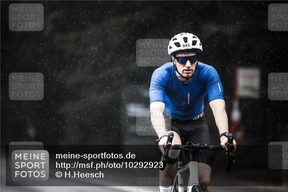 13.09.2026 - Stadtparktriathlon H.Heesch http://msf.ph/oto/10292923 13.09.2026 11:38:30 Radfahren 589, 866, 874, 933, 945 meine-sportfotos.de