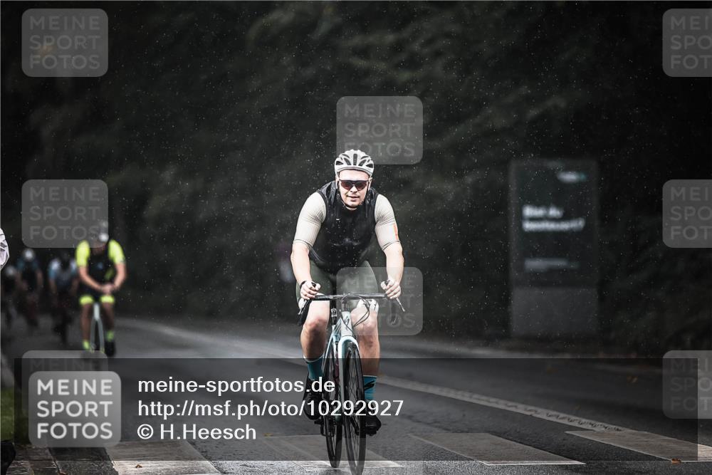 13.09.2026 - Stadtparktriathlon H.Heesch http://msf.ph/oto/10292927 13.09.2026 11:38:32 Radfahren 866, 874, 933, 939, 945 meine-sportfotos.de