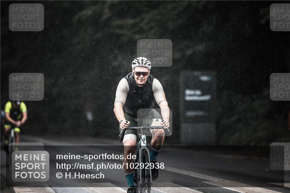 13.09.2026 - Stadtparktriathlon H.Heesch http://msf.ph/oto/10292938 13.09.2026 11:38:32 Radfahren 866, 874, 933, 939, 945 meine-sportfotos.de