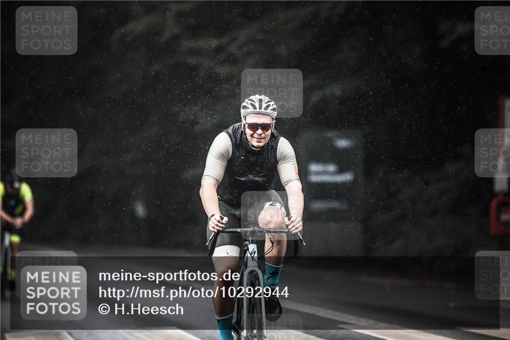 13.09.2026 - Stadtparktriathlon H.Heesch http://msf.ph/oto/10292944 13.09.2026 11:38:32 Radfahren 866, 874, 933, 939, 945 meine-sportfotos.de