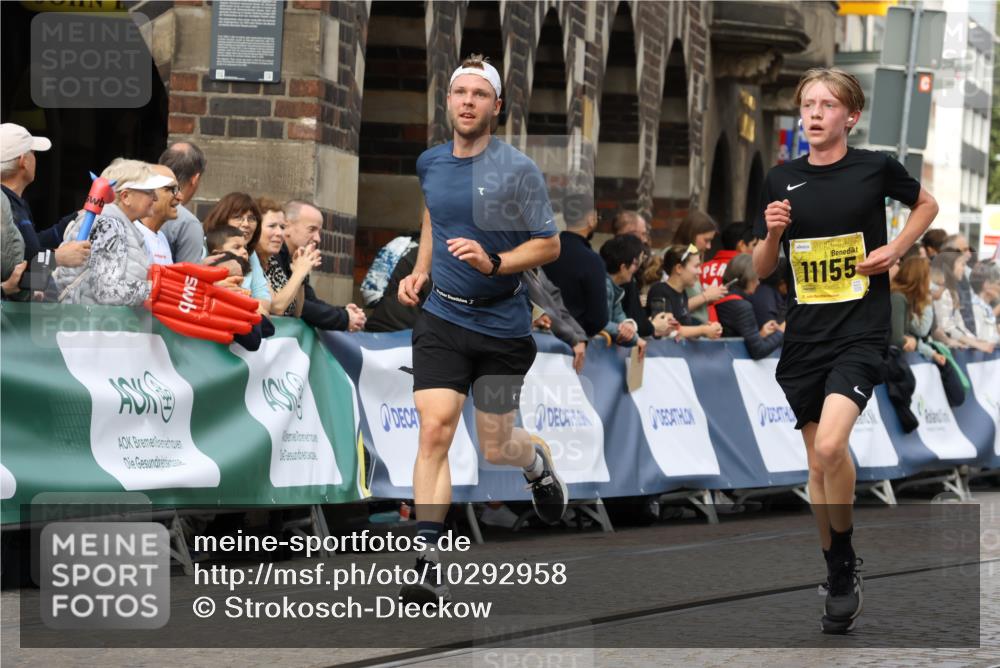 13.09.2026 - 21. swb-Marathon Bremen Strokosch-Dieckow http://msf.ph/oto/10292958 13.09.2026 10:46:45 Ziel 10228, 10897, 11110, 11287, 11356, 11706, 11926, 12035, 13511, 10289, 10445, 10504, 11199, 11212, 11344, 11608, 11661, 11783, 12364, 12375 meine-sportfotos.de