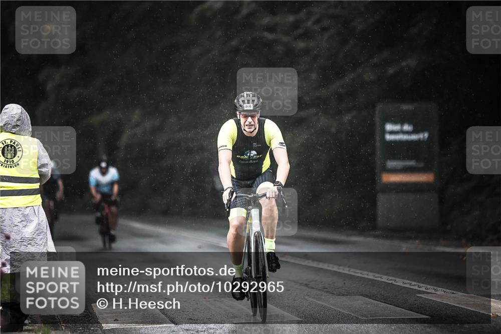 13.09.2026 - Stadtparktriathlon H.Heesch http://msf.ph/oto/10292965 13.09.2026 11:38:34 Radfahren 866, 907, 933, 939, 945 meine-sportfotos.de