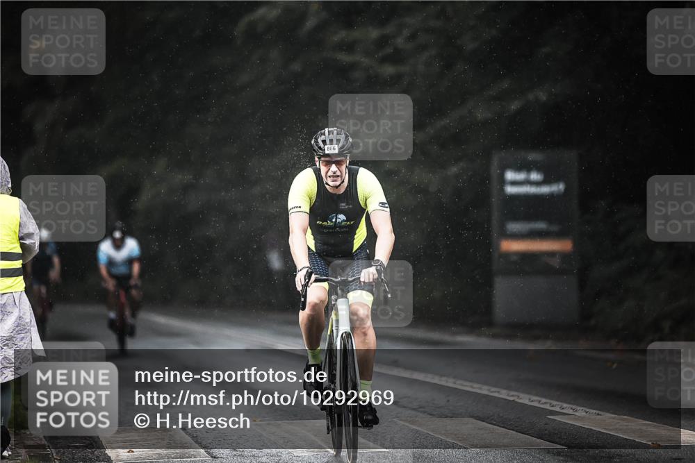 13.09.2026 - Stadtparktriathlon H.Heesch http://msf.ph/oto/10292969 13.09.2026 11:38:34 Radfahren 866, 907, 933, 939, 945 meine-sportfotos.de