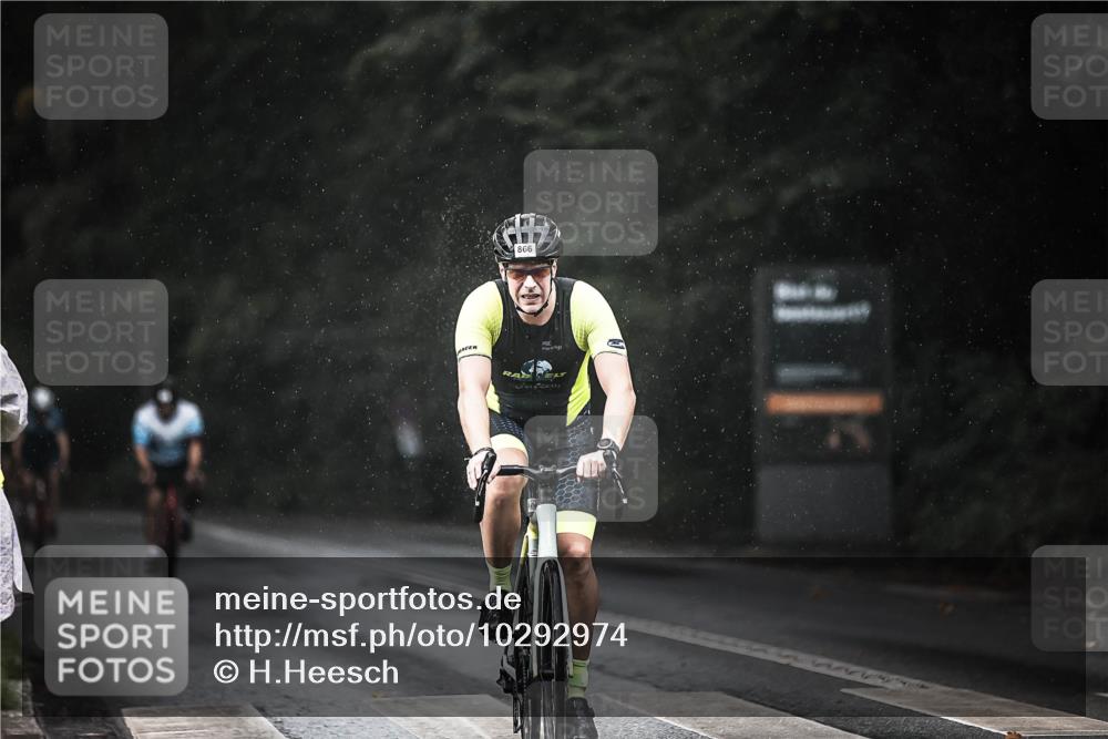 13.09.2026 - Stadtparktriathlon H.Heesch http://msf.ph/oto/10292974 13.09.2026 11:38:34 Radfahren 866, 907, 933, 939, 945 meine-sportfotos.de