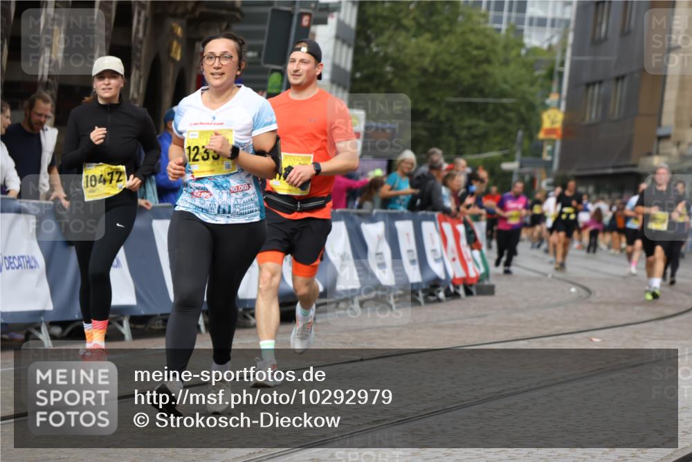 13.09.2026 - 21. swb-Marathon Bremen Strokosch-Dieckow http://msf.ph/oto/10292979 13.09.2026 11:17:36 Ziel 10335, 10773, 10779, 11355, 11495, 11672, 12101, 10756, 11367, 11932, 12226, 12292, 12321 meine-sportfotos.de