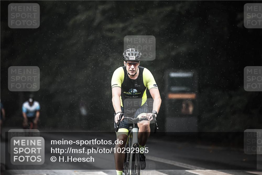 13.09.2026 - Stadtparktriathlon H.Heesch http://msf.ph/oto/10292985 13.09.2026 11:38:35 Radfahren 866, 907, 933, 939, 945 meine-sportfotos.de