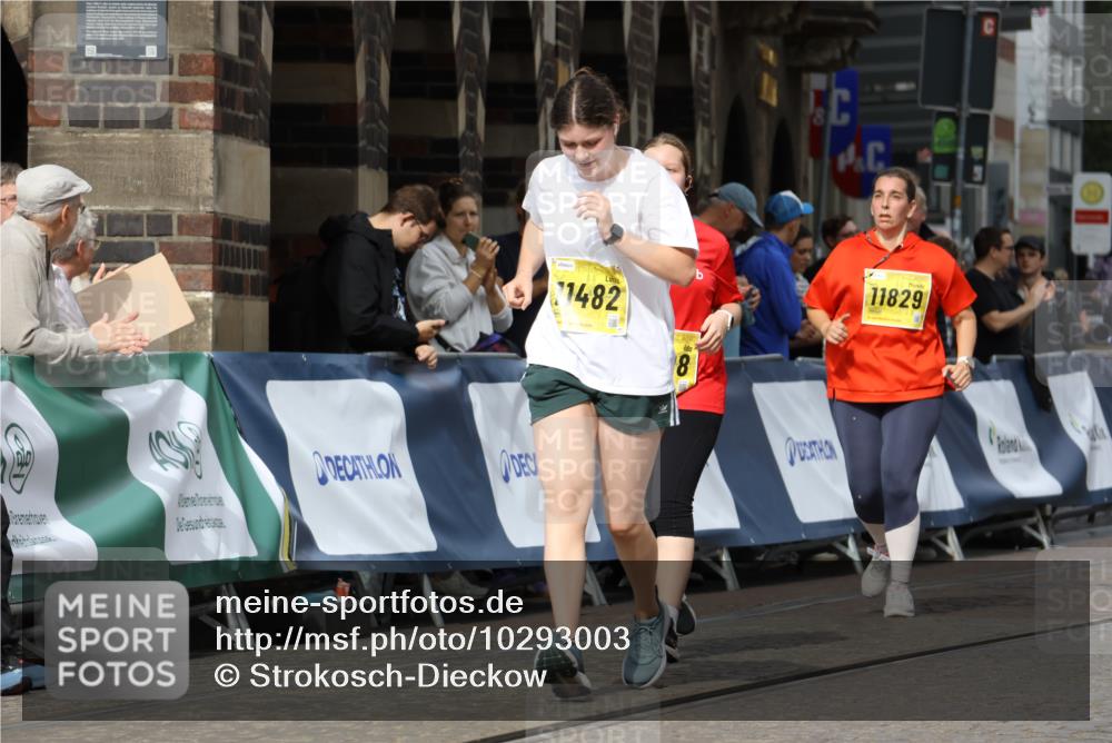13.09.2026 - 21. swb-Marathon Bremen Strokosch-Dieckow http://msf.ph/oto/10293003 13.09.2026 11:18:09 Ziel 10137, 10756, 11367, 11932, 12023, 12226, 12292, 12321, 12373, 10191, 10192, 10459, 10513, 10651, 12177, 12178 meine-sportfotos.de