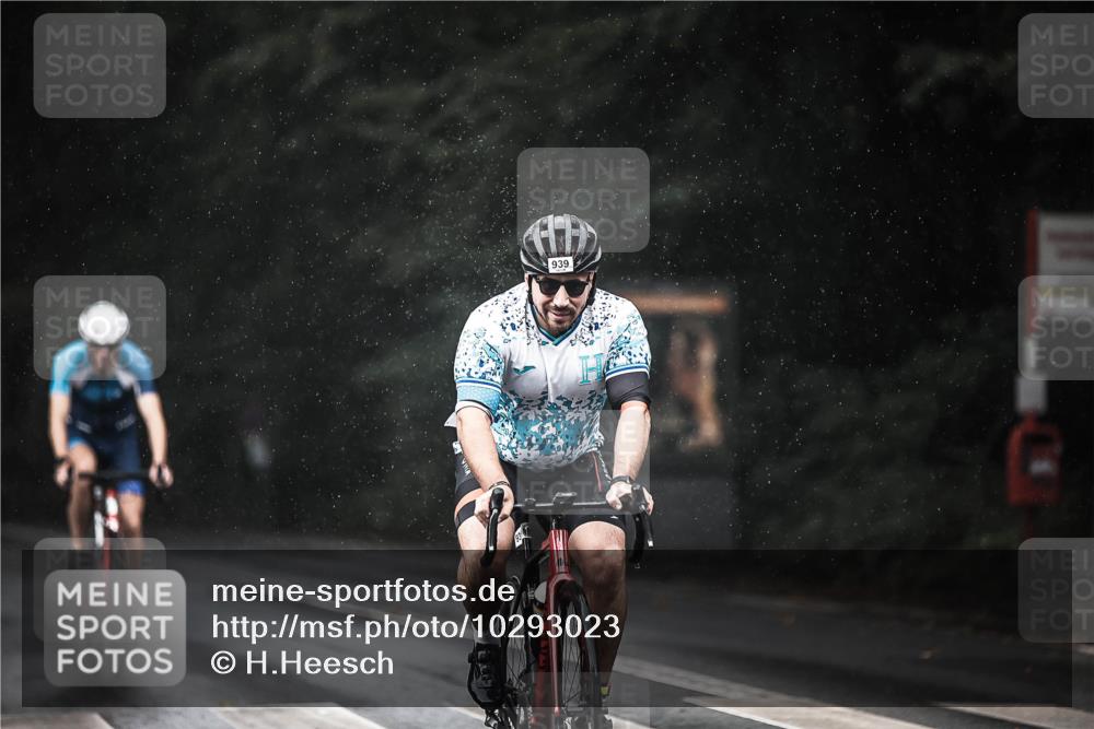 13.09.2026 - Stadtparktriathlon H.Heesch http://msf.ph/oto/10293023 13.09.2026 11:38:38 Radfahren 860, 866, 907, 933, 939 meine-sportfotos.de