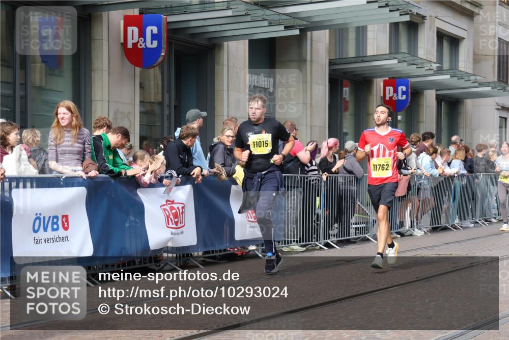 13.09.2026 - 21. swb-Marathon Bremen Strokosch-Dieckow http://msf.ph/oto/10293024 13.09.2026 10:45:42 Ziel 10436, 10447, 10992, 11015, 11762, 11925, 11956, 12033, 12069, 12556, 12557, 13529, 13609, 13612, 13640, 10318, 10352, 10464, 10536, 10541, 10583, 10987, 11015, 11063, 11088, 11209, 11232, 11279, 11478, 11559, 11749, 11835, 11845, 12087, 12290, 12355, 12534, 13532, 13595, 13628 meine-sportfotos.de