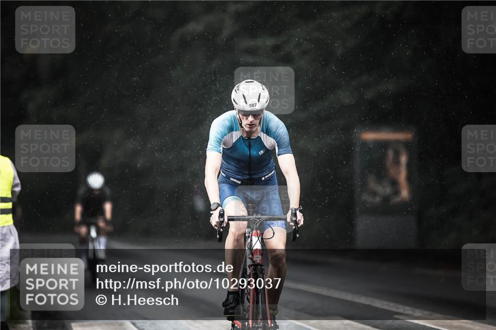 13.09.2026 - Stadtparktriathlon H.Heesch http://msf.ph/oto/10293037 13.09.2026 11:38:39 Radfahren 860, 866, 907, 939 meine-sportfotos.de