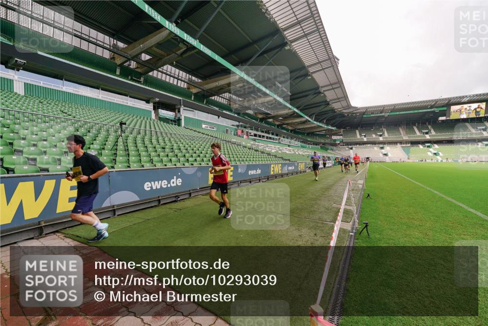 13.09.2026 - 21. swb-Marathon Bremen Michael Burmester http://msf.ph/oto/10293039 13.09.2026 10:30:34 Laufen im Stadion 10141, 10162, 10174, 10183, 10193, 10218, 10227, 10233, 10253, 10281, 10284, 10304, 10334, 10339, 10359, 10381, 10392, 10426, 10448, 10452, 10467, 10479, 10515, 10537, 10577, 10585, 10588, 10641, 10652, 10684, 10685, 10714, 10734, 10757, 10761, 10763, 10764, 10765, 10780, 10808, 10821, 10822, 10825, 10827, 10837, 10838, 10862, 10863, 10884, 10886, 10887, 10906, 10966, 10984, 11002, 11038, 11109, 11350, 11379 meine-sportfotos.de