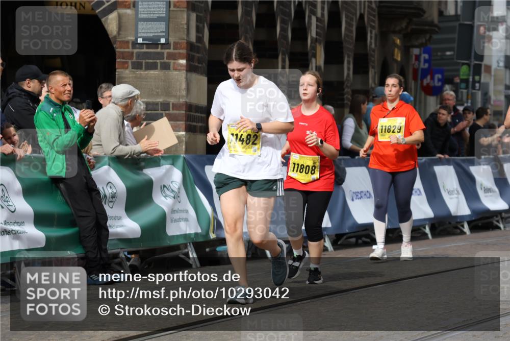 13.09.2026 - 21. swb-Marathon Bremen Strokosch-Dieckow http://msf.ph/oto/10293042 13.09.2026 11:18:10 Ziel 10137, 11367, 11932, 12023, 12226, 12292, 12321, 12373, 10191, 10192, 10459, 10513, 10535, 10651, 10895, 12177, 12178 meine-sportfotos.de
