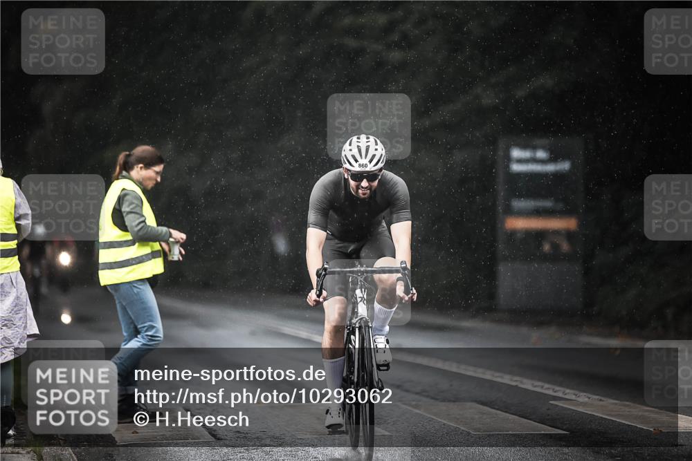 13.09.2026 - Stadtparktriathlon H.Heesch http://msf.ph/oto/10293062 13.09.2026 11:38:42 Radfahren 860, 907, 939 meine-sportfotos.de