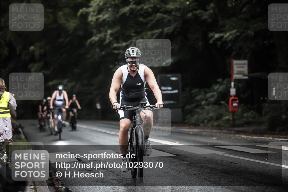 13.09.2026 - Stadtparktriathlon H.Heesch http://msf.ph/oto/10293070 13.09.2026 12:46:07 Radfahren 1052, 1065, 1158, 1248, 1269 meine-sportfotos.de