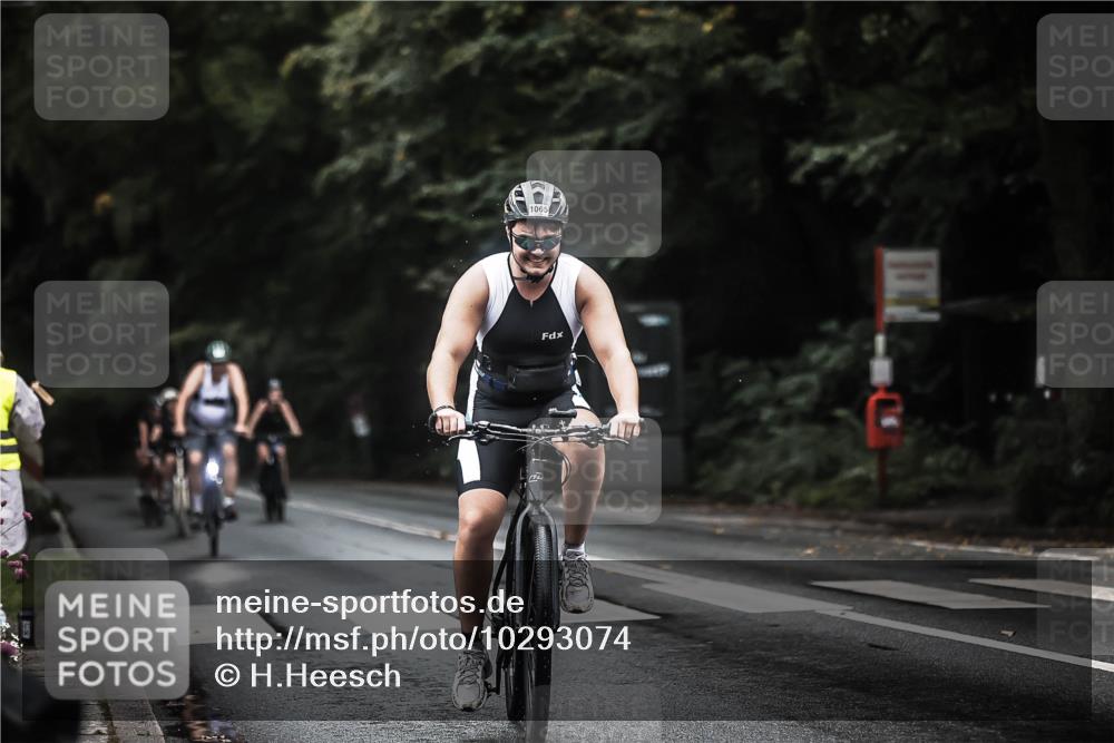 13.09.2026 - Stadtparktriathlon H.Heesch http://msf.ph/oto/10293074 13.09.2026 12:46:07 Radfahren 1052, 1065, 1158, 1248, 1269 meine-sportfotos.de