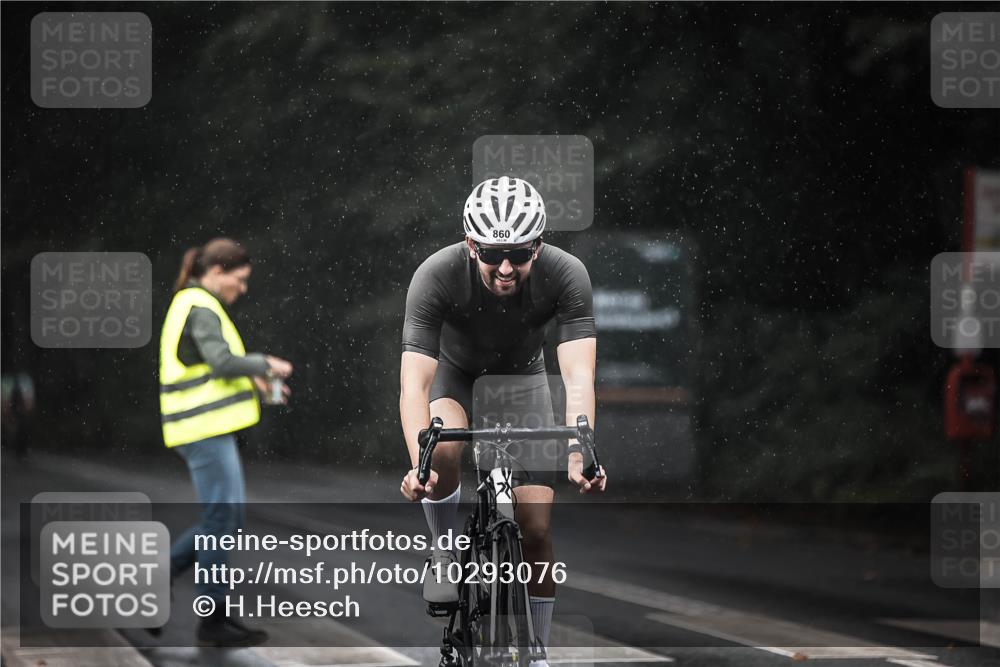 13.09.2026 - Stadtparktriathlon H.Heesch http://msf.ph/oto/10293076 13.09.2026 11:38:43 Radfahren 776, 860, 907, 939 meine-sportfotos.de