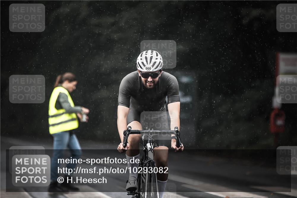 13.09.2026 - Stadtparktriathlon H.Heesch http://msf.ph/oto/10293082 13.09.2026 11:38:43 Radfahren 776, 860, 907, 939 meine-sportfotos.de