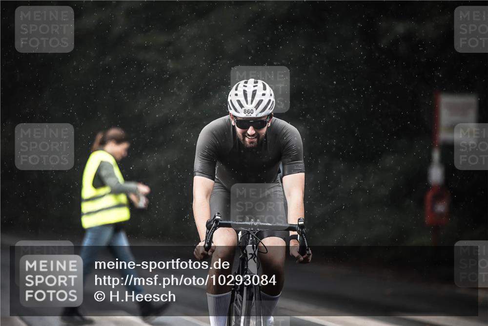 13.09.2026 - Stadtparktriathlon H.Heesch http://msf.ph/oto/10293084 13.09.2026 11:38:43 Radfahren 776, 860, 907, 939 meine-sportfotos.de