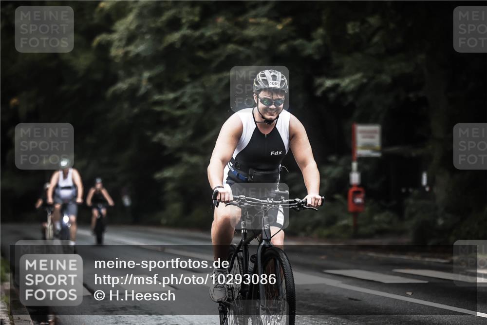13.09.2026 - Stadtparktriathlon H.Heesch http://msf.ph/oto/10293086 13.09.2026 12:46:07 Radfahren 1052, 1065, 1158, 1248, 1269 meine-sportfotos.de