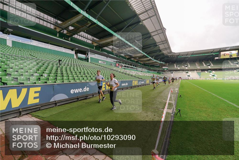 13.09.2026 - 21. swb-Marathon Bremen Michael Burmester http://msf.ph/oto/10293090 13.09.2026 10:30:47 Laufen im Stadion 10141, 10146, 10162, 10174, 10193, 10218, 10222, 10227, 10233, 10253, 10281, 10284, 10304, 10334, 10339, 10359, 10392, 10448, 10452, 10467, 10471, 10478, 10479, 10515, 10555, 10577, 10579, 10585, 10588, 10589, 10610, 10626, 10641, 10652, 10684, 10685, 10708, 10714, 10734, 10757, 10761, 10764, 10765, 10780, 10808, 10821, 10822, 10825, 10827, 10837, 10838, 10862, 10863, 10884, 10886, 10887, 10906, 10984, 11002, 11038, 11109, 11350, 11379 meine-sportfotos.de