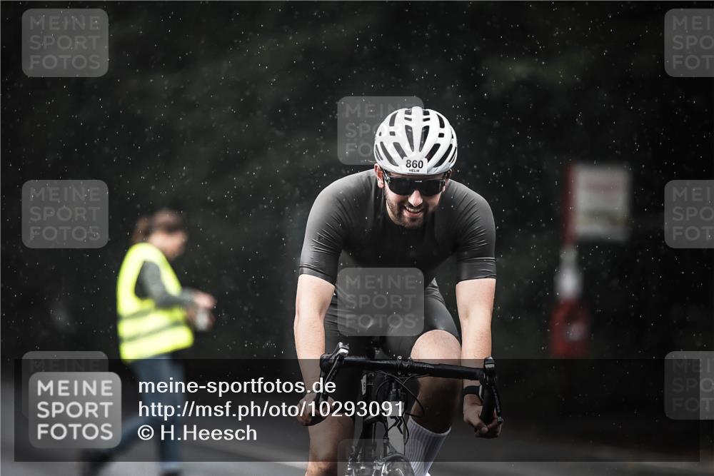 13.09.2026 - Stadtparktriathlon H.Heesch http://msf.ph/oto/10293091 13.09.2026 11:38:43 Radfahren 776, 860, 907, 939 meine-sportfotos.de