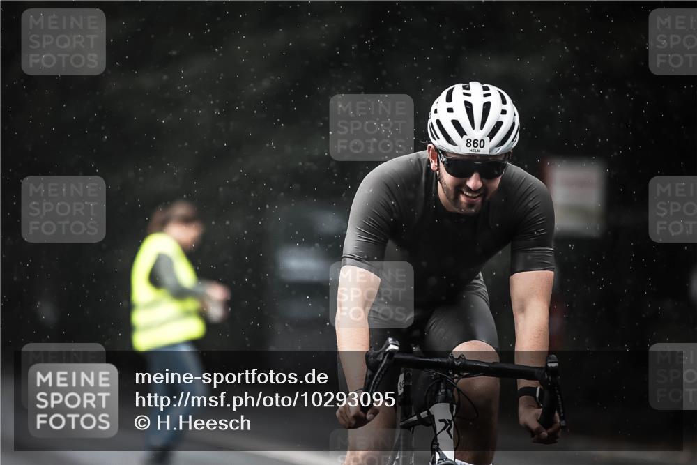 13.09.2026 - Stadtparktriathlon H.Heesch http://msf.ph/oto/10293095 13.09.2026 11:38:43 Radfahren 776, 860, 907, 939 meine-sportfotos.de