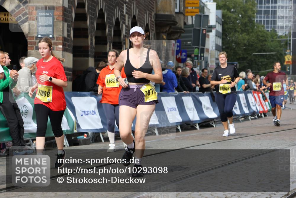 13.09.2026 - 21. swb-Marathon Bremen Strokosch-Dieckow http://msf.ph/oto/10293098 13.09.2026 11:18:11 Ziel 10137, 11367, 11932, 12023, 12226, 12292, 12321, 12373, 10191, 10192, 10459, 10513, 10535, 10651, 10895, 12177, 12178 meine-sportfotos.de