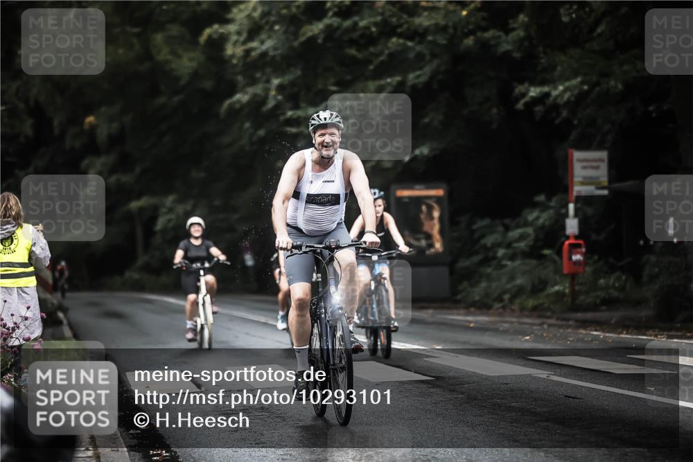 13.09.2026 - Stadtparktriathlon H.Heesch http://msf.ph/oto/10293101 13.09.2026 12:46:10 Radfahren 1052, 1065, 1082, 1158, 1269 meine-sportfotos.de