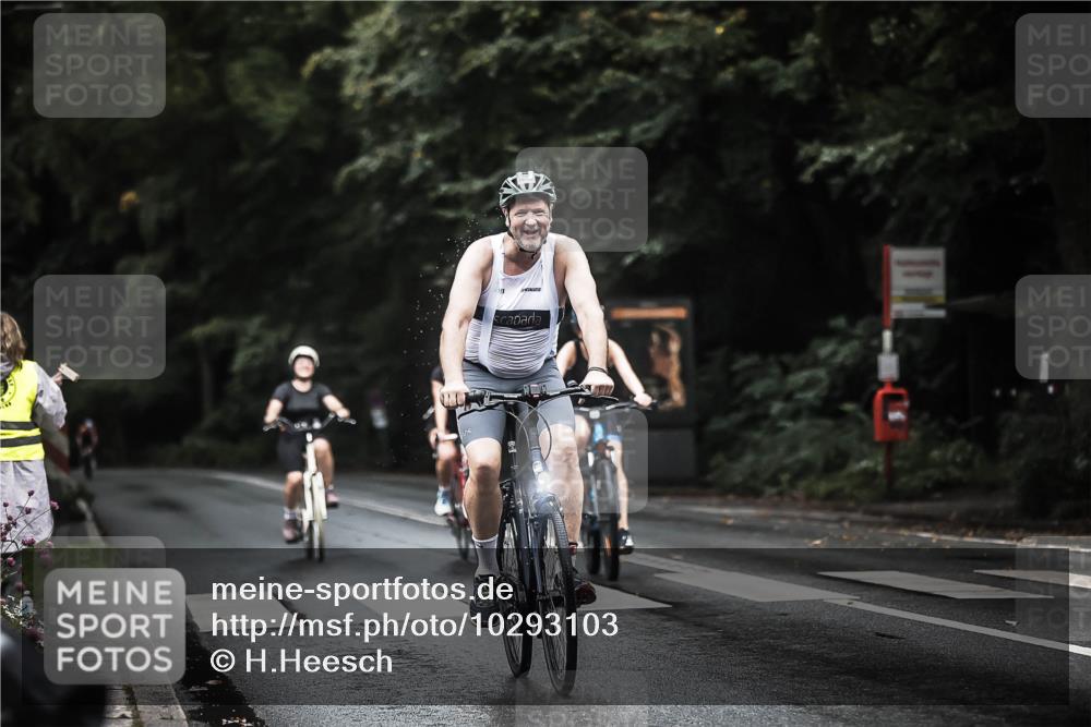13.09.2026 - Stadtparktriathlon H.Heesch http://msf.ph/oto/10293103 13.09.2026 12:46:10 Radfahren 1052, 1065, 1082, 1158, 1269 meine-sportfotos.de